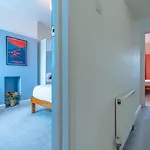 Family & Pet-friendly Home, Near Park Casa de Férias