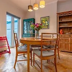 Family & Pet-friendly Home, Near Park * Бристоль