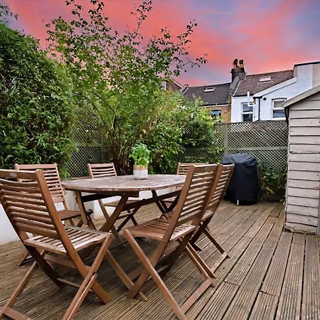 Family & Pet-friendly Home, Near Park *