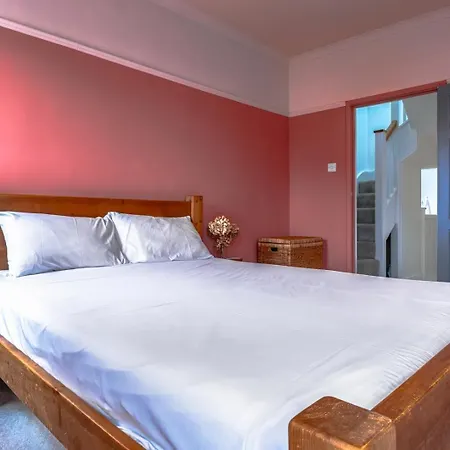 Family & Pet-friendly Home, Near Park * Bristol