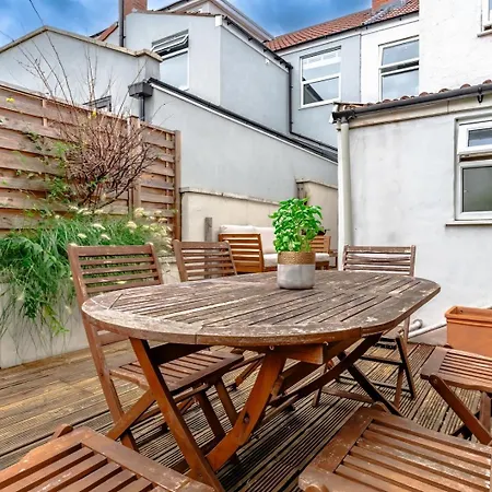 Family & Pet-friendly Home, Near Park 別荘 ブリストル