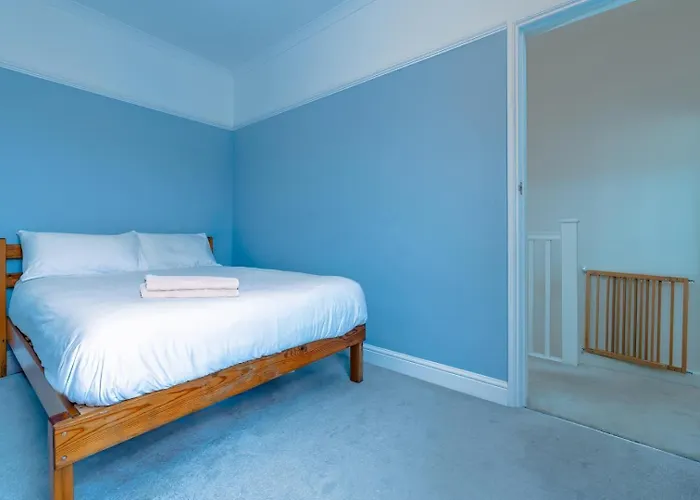 Vakantiehuis Family & Pet-friendly Home, Near Park