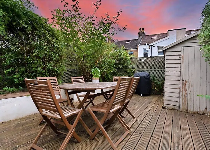 Family & Pet-friendly Home, Near Park *