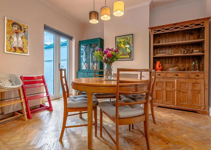 Family & Pet-friendly Home, Near Park * Bristol