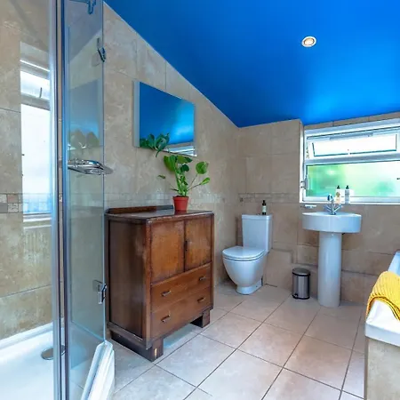 Vakantiehuis Family By Victoria Park With Garden