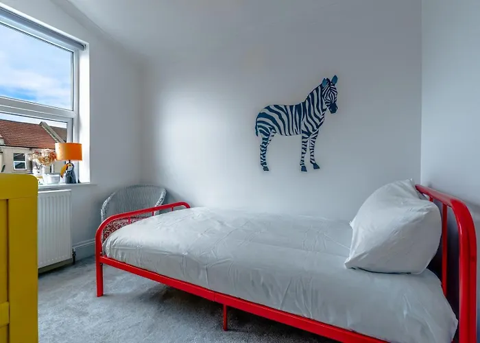 Family & Pet-friendly Home, Near Park * 布里斯托