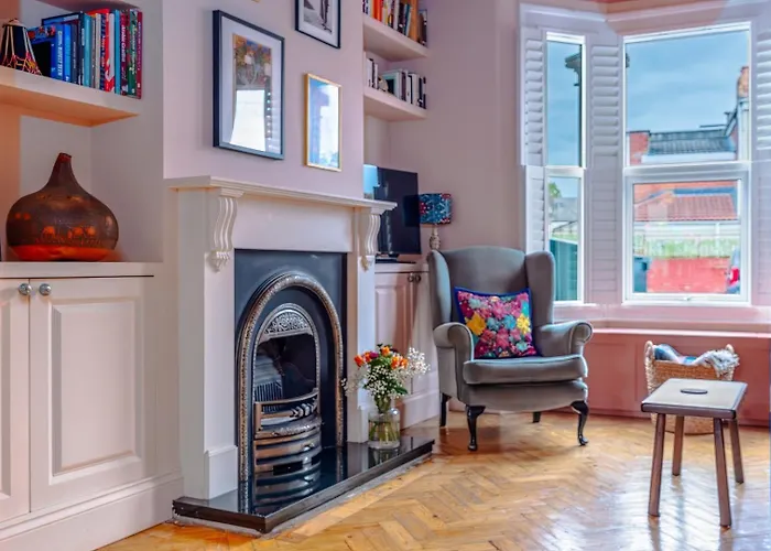 Dom wakacyjny Family & Pet-friendly Home, Near Park